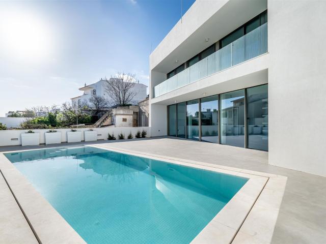 Moradia em Frente ao Mar com piscina, e grandes espaços exte. 214m² Albufeira Olhos de Água