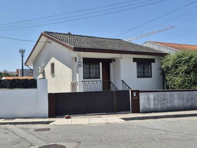 Moradia em Guifóes | 26084061957
