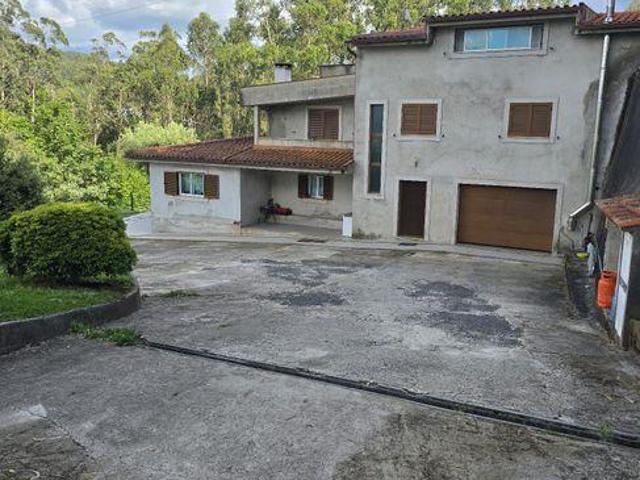 Moradia em Goães com Terreno de 2000 m² e Vista Panorâmica 396m² da Ribeira do Neiva