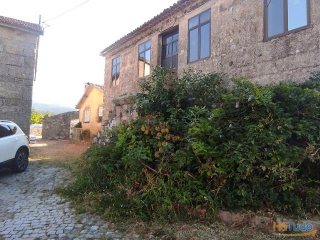 Moradia em granito ? São Pedro do Sul | 26083393609
