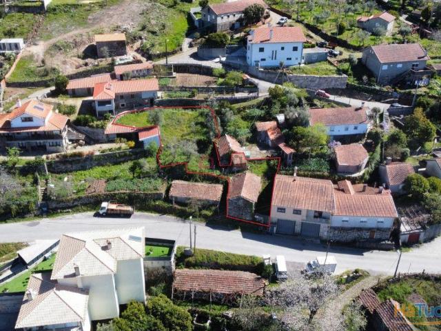 Moradia em granito p/ reconstruir ? Vouzela | 26083556360