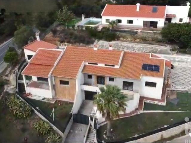 Moradia T5 em Palmela de 351,35 m²