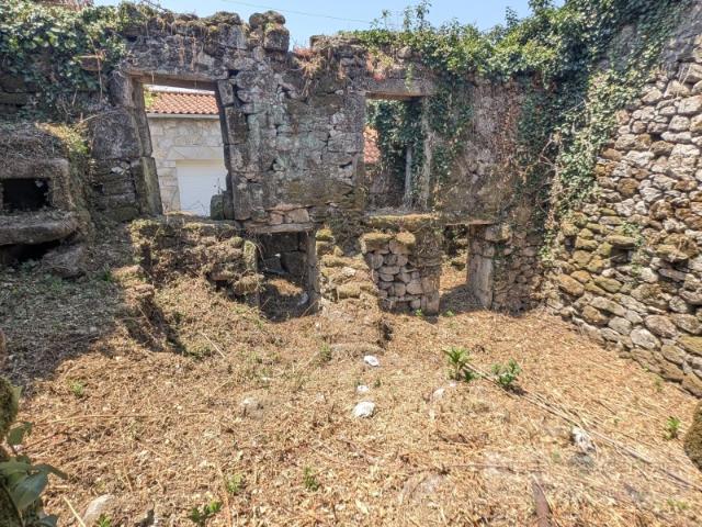 Moradia em pedra no centro de Sistelo