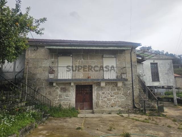 Moradia em Pedra com charme para restauro