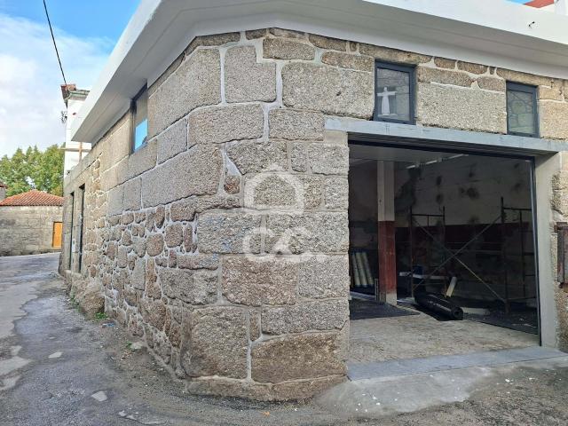 Moradia em pedra completamente renovada em Vila Chã de Sá, Viseu