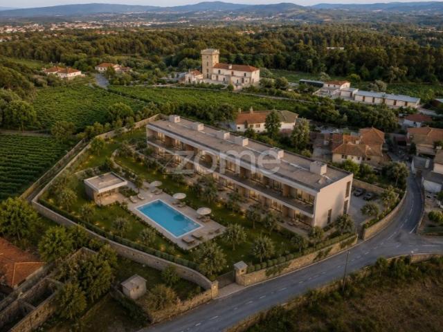 Moradia em pedra para reabilitação com terreno, Cervães, Vila Verde
