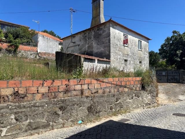 Moradia em Pedra para Recuperar Caminhos de Santiago