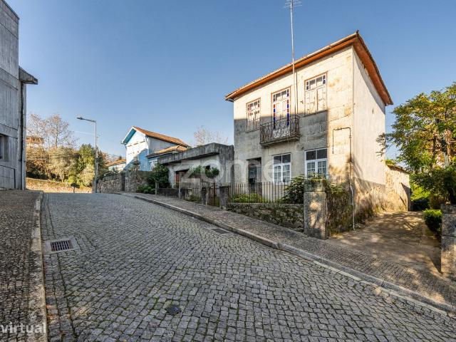 Moradia em Pedra para Remodelao no Centro de Celorico de Basto