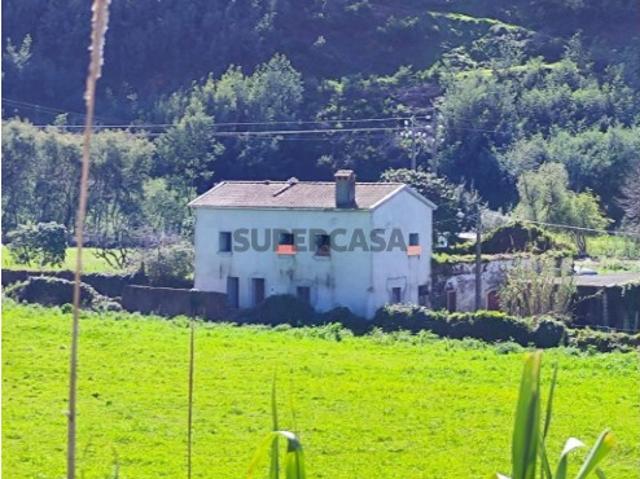 Moradia em ruina no centro da Lousã