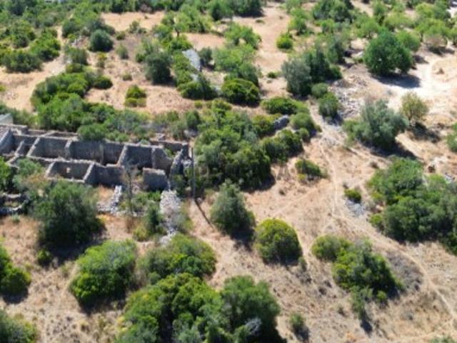 Moradia em Ruína com Vista Mar Funchais