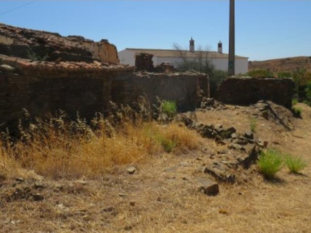 Moradia em ruína com projeto aprovado em Tavira, Algarve