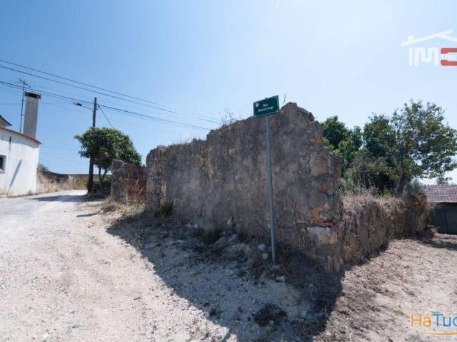Moradia em ruina | 26083095285