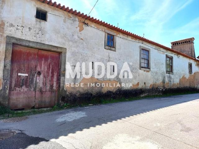 Moradia em ruínas, com Terreno Santiago de Riba Ul, Oliveira de Azeméis