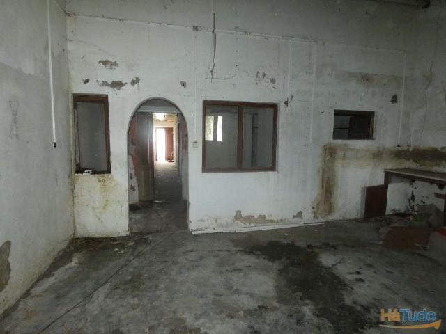 Moradia em ruinas em Muge | 26084059021