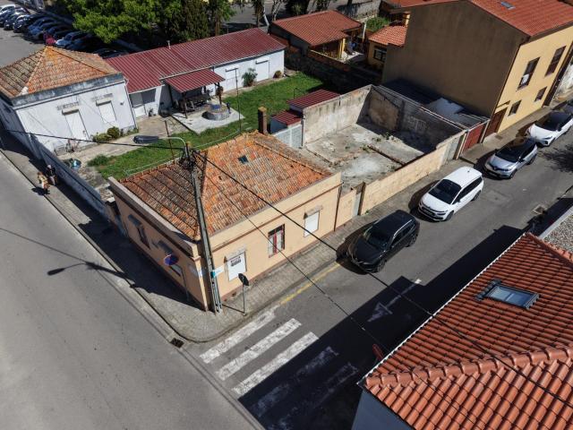 Moradia em Ruínas | Matosinhos — Projeto Aprovado com Terreno Privado
