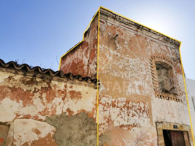 Moradia em ruínas no centro histórico de Loulé 0m² Loulé São Clemente