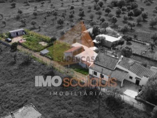 Moradia em reconstrução com terreno Mouriscas, Abrantes