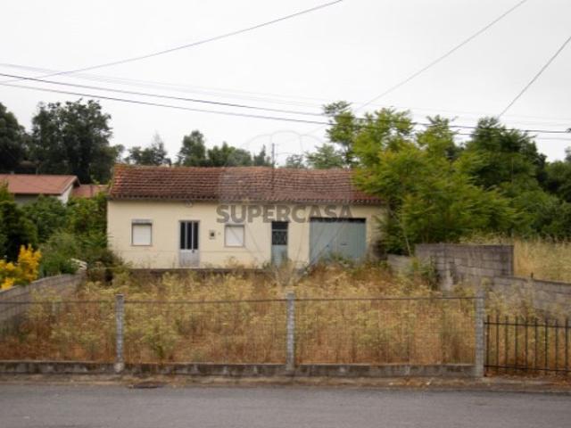 Moradia em São Martinho de Árvore e Lamarosa