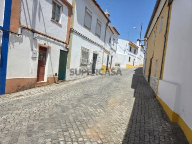 Moradia em Seda