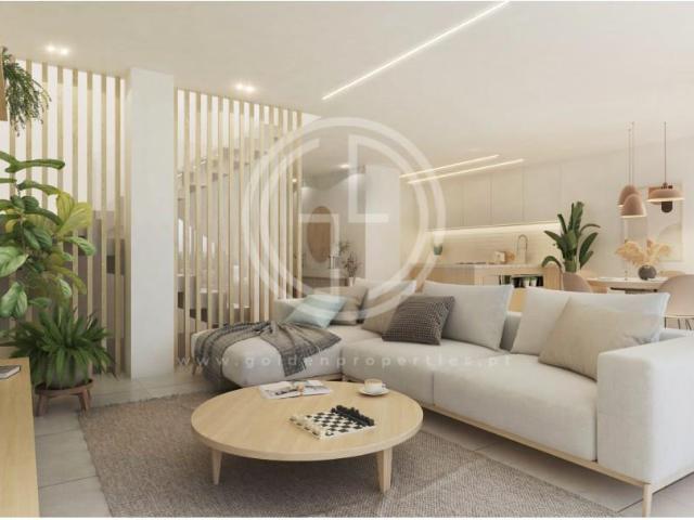 Moradia em T3 em banda em Faro 170m² Montenegro