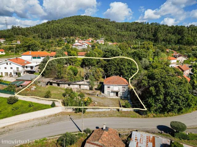 Moradia em Vila Verde/ Braga com 1461 m2 de Terreno e Agua de Poo.