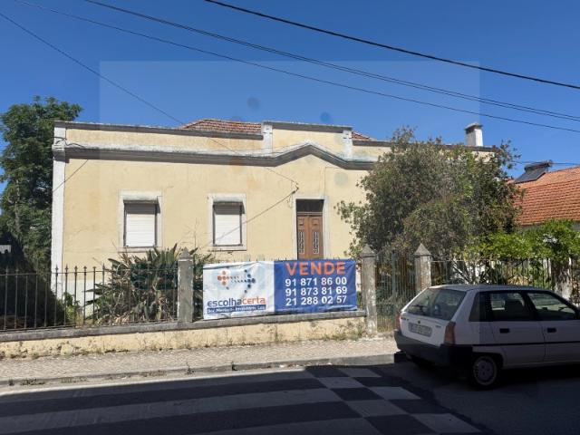 Moradia emblematica em Quinta do Anjo