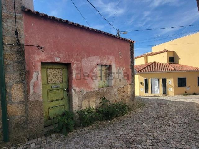 Moradia, Escalos de Cima e Lousa