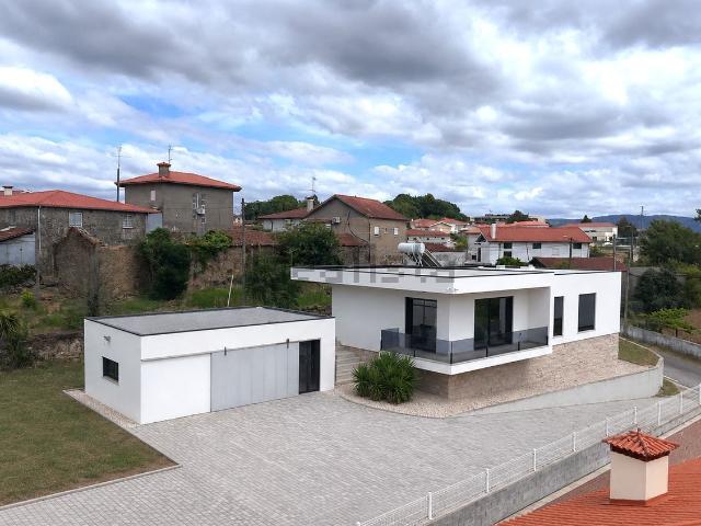 Moradia, Esmeriz