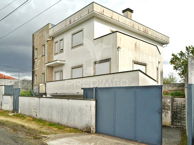 Moradia Espaçosa a 5 Minutos de Viseu