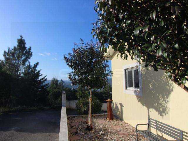 Moradia Espaçosa com 5 Quartos Perto de Coimbra, Lousã e V. 150m² Foz de Arouce e Casal de Ermio