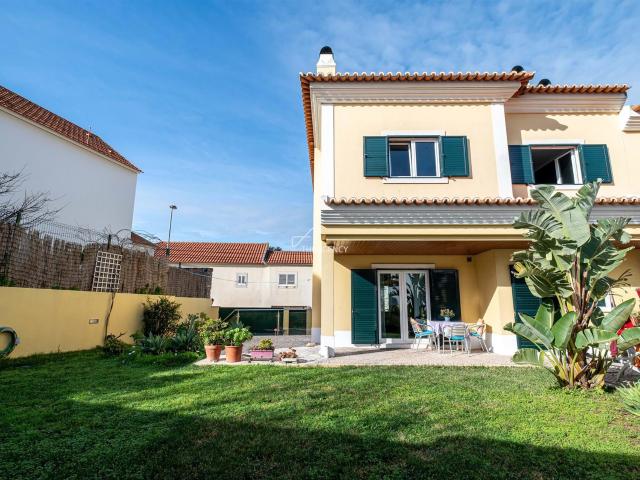 Moradia Espaçosa em Murches Uma Propriedade Luminosa e Aco. 196m² Alcabideche