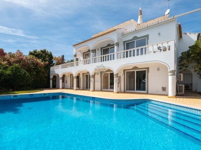 Moradia espaçosa para venda Boliqueime | 7 quartos 486m² Boliqueime
