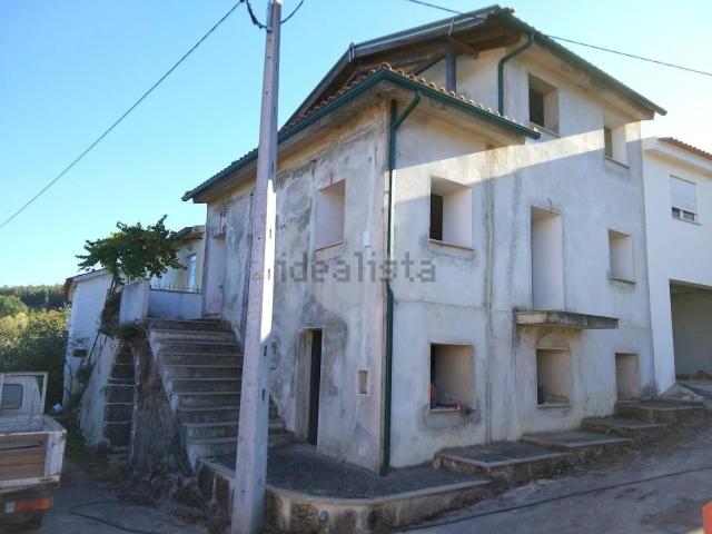 Moradia, Espariz e Sinde