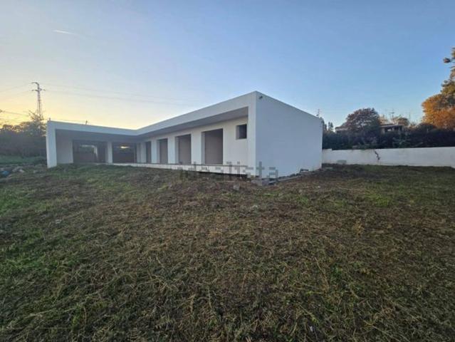 Moradia, Esqueiros Nevogilde Travassós