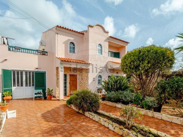 Moradia, Estômbar e Parchal