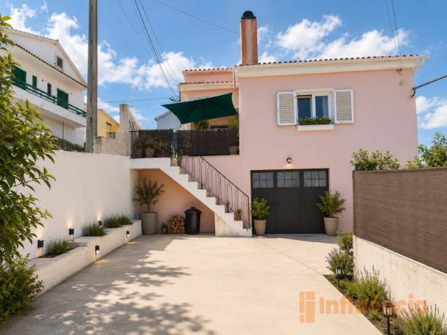 Moradia Familiar com Espaço Exterior e Excelente Potencial na Aldeia do Peso
