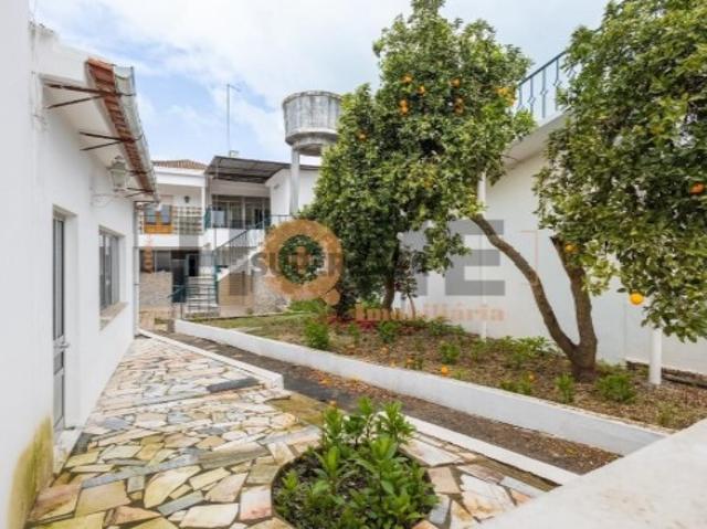 Moradia Familiar com Localização Privilegiada em Almeirim