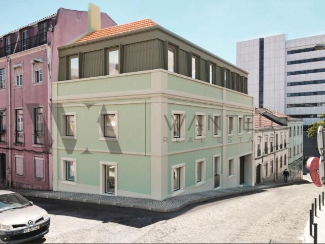 MORADIA FAMILIAR T3, COM JARDIM E JACUZZI, ESTRELA, LISBOA