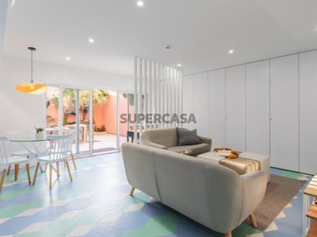 Moradia fantástica com 10 suites e espaço exterior a cerca de 100 metros do centro de Aveiro