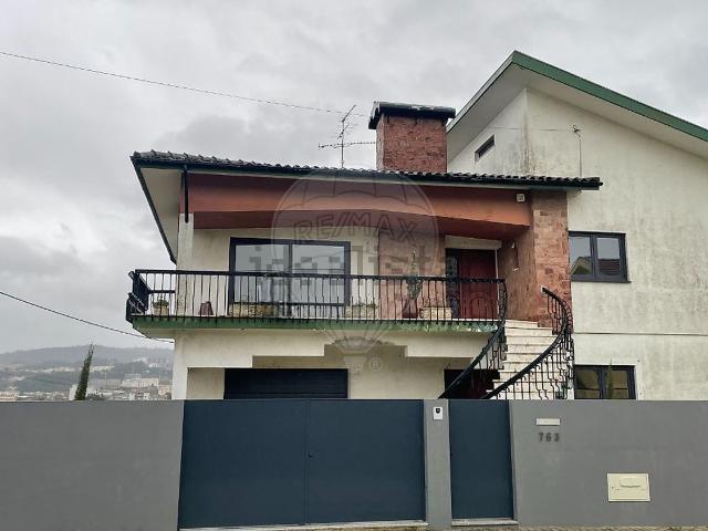 Moradia, Fânzeres e São Pedro da Cova