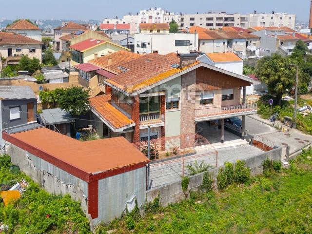 Moradia, Fânzeres e São Pedro da Cova