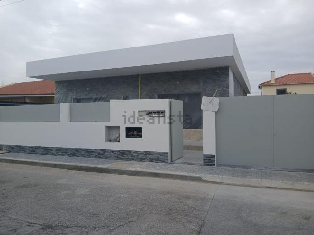 Moradia, Fernão Ferro