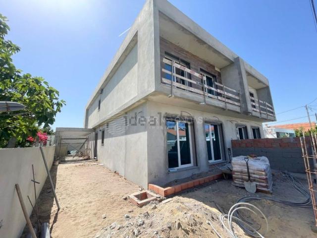 Moradia, Fernão Ferro