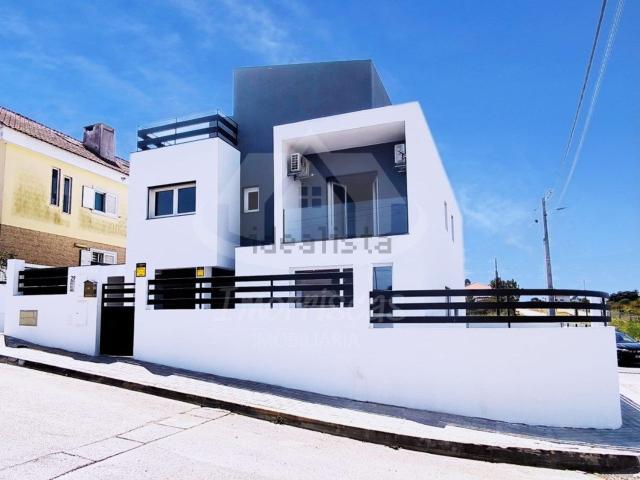 Moradia, Fernão Ferro