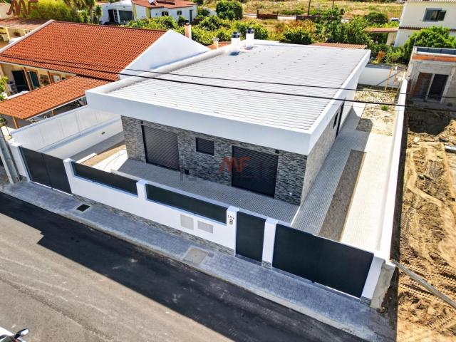 Moradia, Fernão Ferro
