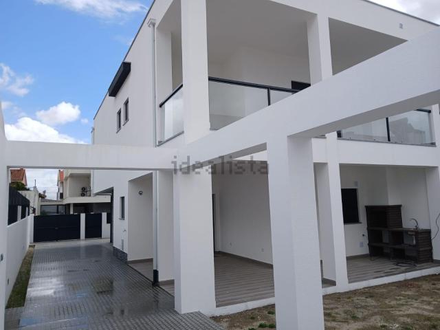 Moradia, Fernão Ferro