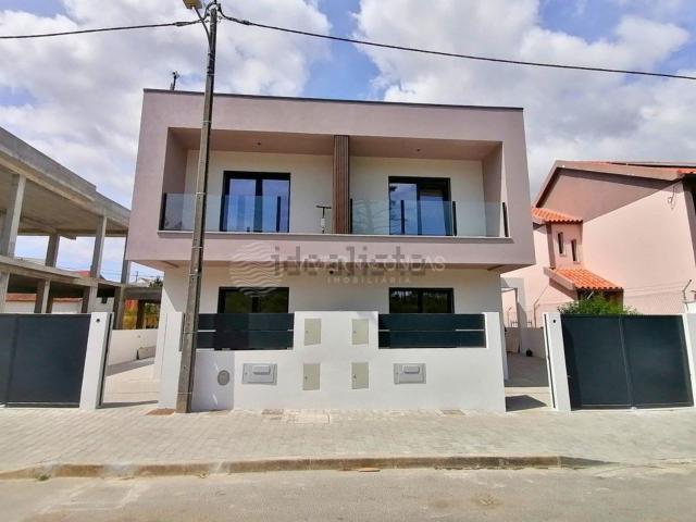 Moradia, Fernão Ferro
