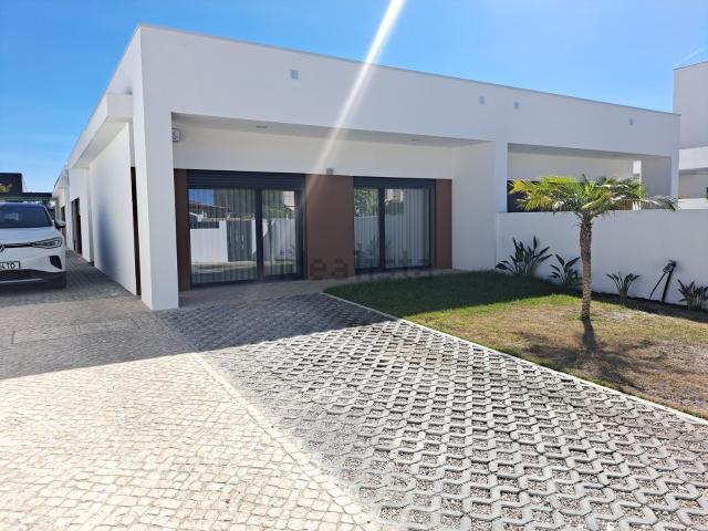 Moradia, Fernão Ferro