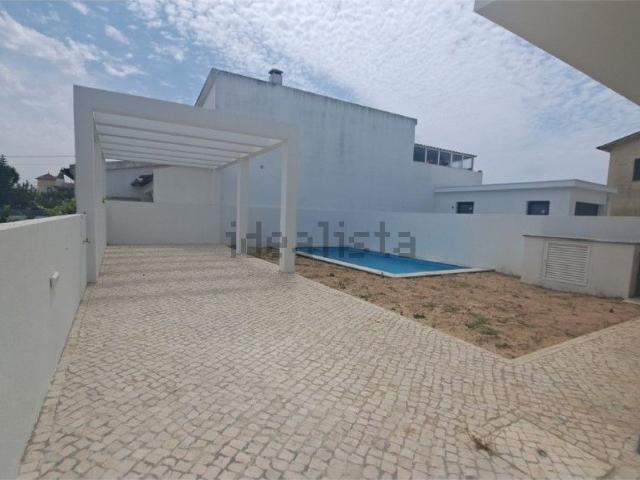 Moradia, Fernão Ferro