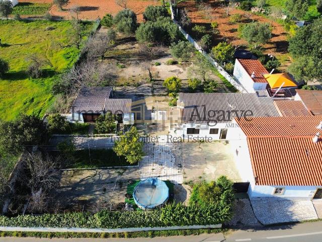 Moradia, Ferreiras